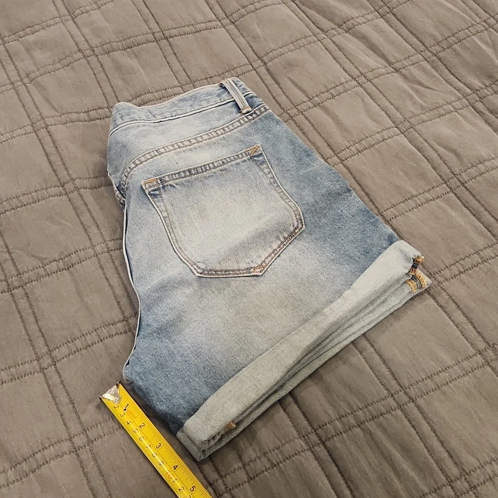GAP Sexy Boyfriend Denim Blue Women's Jean Shorts Size 30, New With Tags! - Picture 12 of 12